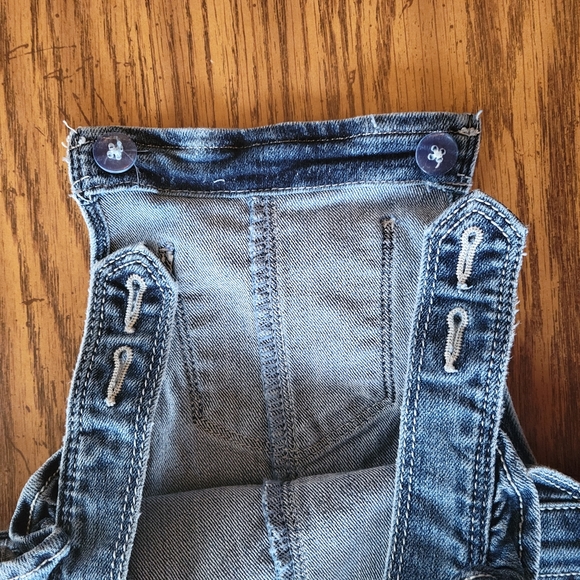 Girl's 3T denim overalls - Picture 3 of 3